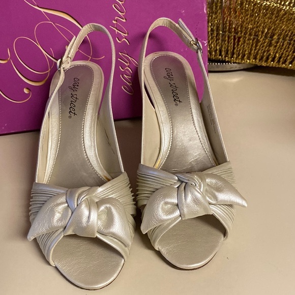 Slingback Heels - Picture 1 of 5